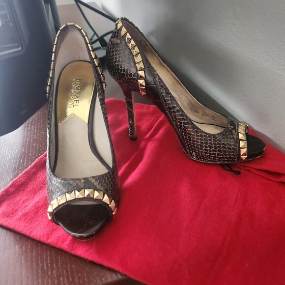 Michael Kors-Ella Open Toe Studded Snake Embossed Leather High Heel Pump Size 7 - Picture 1 of 4